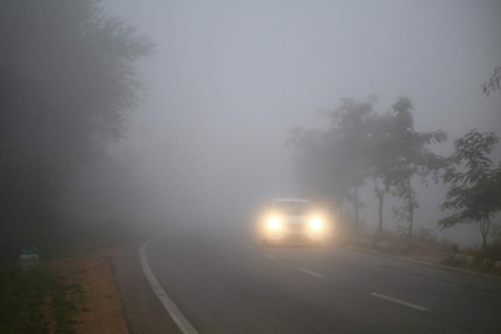 Melintasi kabut! Daftar lampu mobil terbaik 2025 dengan harga dan spesifikasi lengkap