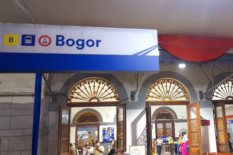 Jawa Timur Jadi Tujuan Nataru, Stasiun Ketapang Penuh Penumpang