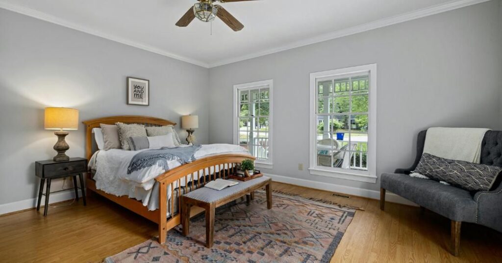 15 Pilihan Warna Cat yang Membuat Ruangan Terang