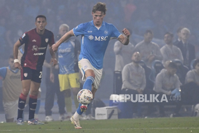 Napoli Tak Menyerah, McTominay Cetak Dua Gol Tahan Inter di Stadion Meazza