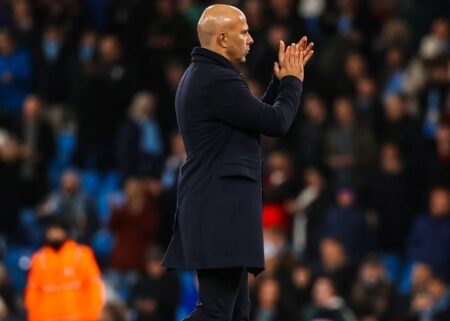 Jamie Carragher: Liverpool Tidak Pasti Masuk Empat Besar, Karier Arne Slot Terancam