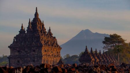 5 Tempat Sejarah Menarik di Klaten, Ada Candi Plaosan dan Makam Sunan Pandanaran II Tembayat