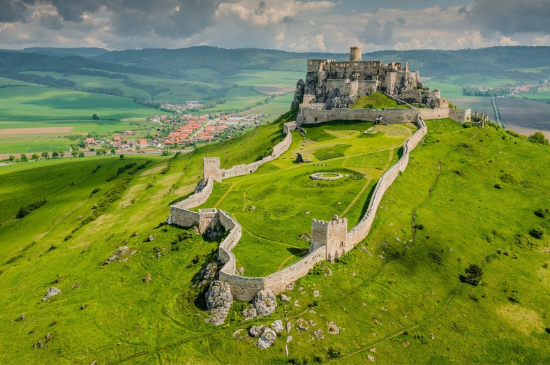 9 rekomendasi wisata di Slovakia untuk penggemar sejarah dan alam