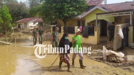 3 Berita Populer Padang: Tahun Baru Sepi, Banjir Tabing Banda Gadang, dan Arang Laris