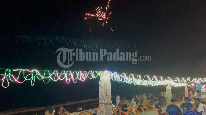Keramaian Tahun Baru 2026 di Kota Padang: Pantai, Basko, dan Doa Bersama