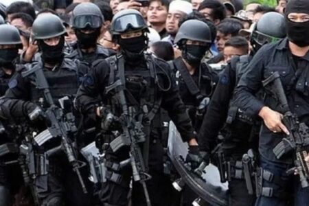 Redam ancaman teror Nataru, Densus 88 tangkap 7 terduga teroris NII dan AD