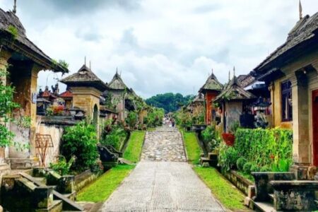 Jangan Hanya ke Pantai, 3 Destinasi Ini Bikin Liburanmu Berkesan