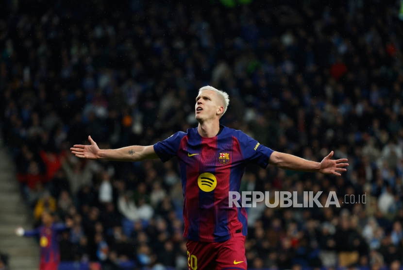 Gol-gol telat Olmo dan Lewandowski bawa Barcelona menang dramatis atas Espanyol