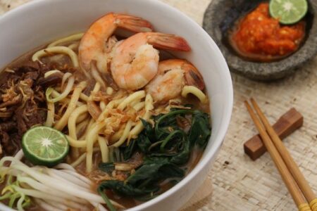 5 Kuliner Khas Blok M untuk Makan Siang, Mulai dari Soto Susu hingga Mie Kangkung