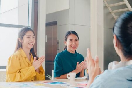 6 Keterampilan Komunikasi yang Efektif untuk Membuat Orang Terkesan dan Menghormati Anda