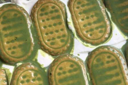 Cara membuat yogurt matcha tiramisu: hidangan lezat tanpa kalori berlebih