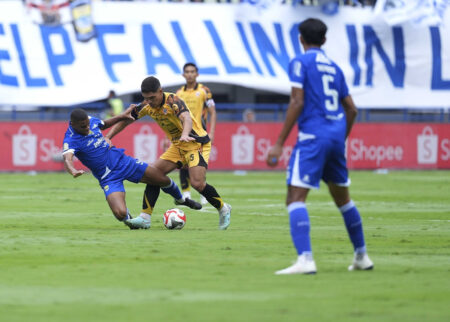 Klasemen Super League: Persib Puncaki, Arema Kalahkan Persik