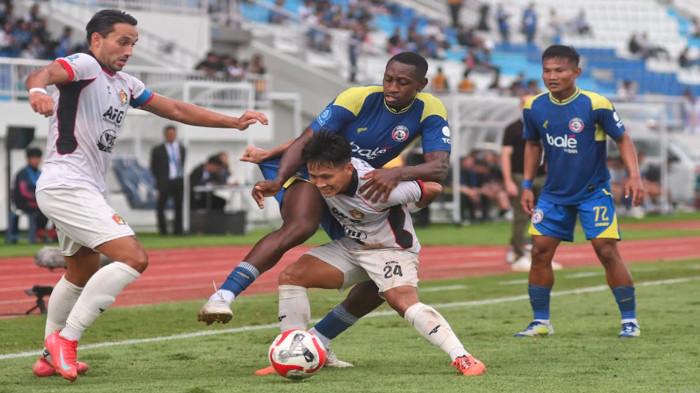 Arema FC Menang di Kandang, Pelatih Beri Respons Setelah Kalahkan Persik