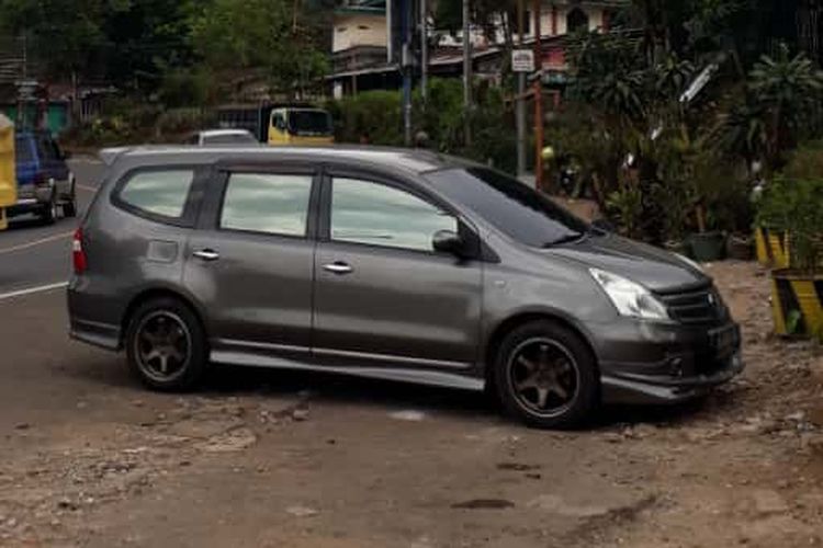 Pengalaman Menggunakan Nissan Grand Livina 2010: Kelebihan dan Kekurangan