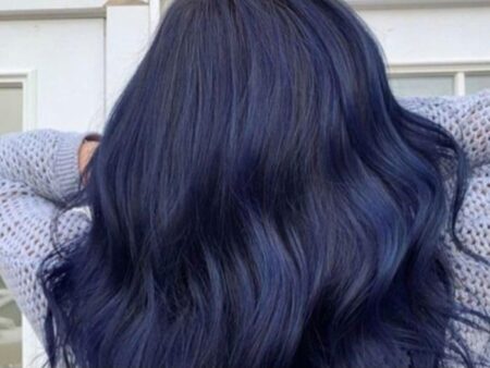 Pilihan Warna Rambut Biru yang Bisa Kamu Coba