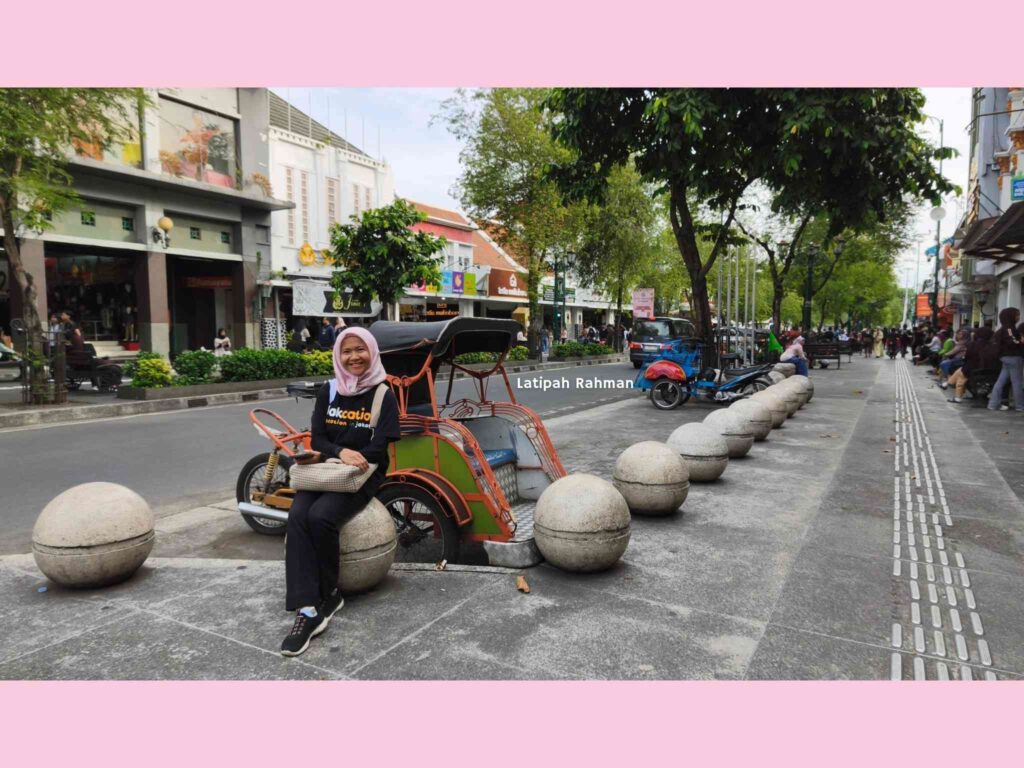 Tiba di Jogja, Jelajah Pasar dan Berfoto di Mallioboro