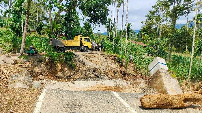 Material banjir bandang masih menumpuk di Ketambe Aceh Tenggara