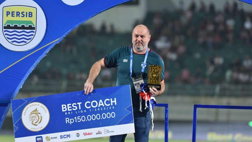 Bojan Hodak Bawa Persib Torehkan Sejarah Bersejarah Nasional dan Asia