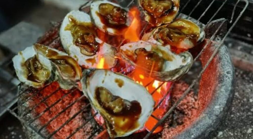 Tiram Bakar Ngebum Kendal, Rahasia Vitalitas Robi