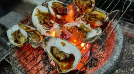 Tiram Bakar Ngebum Kendal, Rahasia Vitalitas Robi