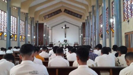 Kalender Liturgi Katolik: Senin 5 Januari 2026, Hari Kenaikan Yesus