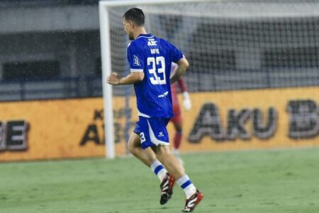Curhat Tom Haye Soal Pesan Menakutkan Usai Persib Menang 1-0: Sepak Bola Tak Boleh Sampai Begitu