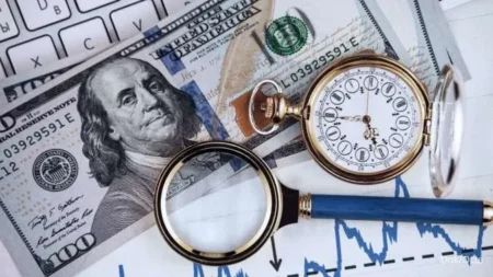 Ramalan Keuangan 12 Zodiak Hari Ini: Peluang dan Tantangan Finansial Mengintai