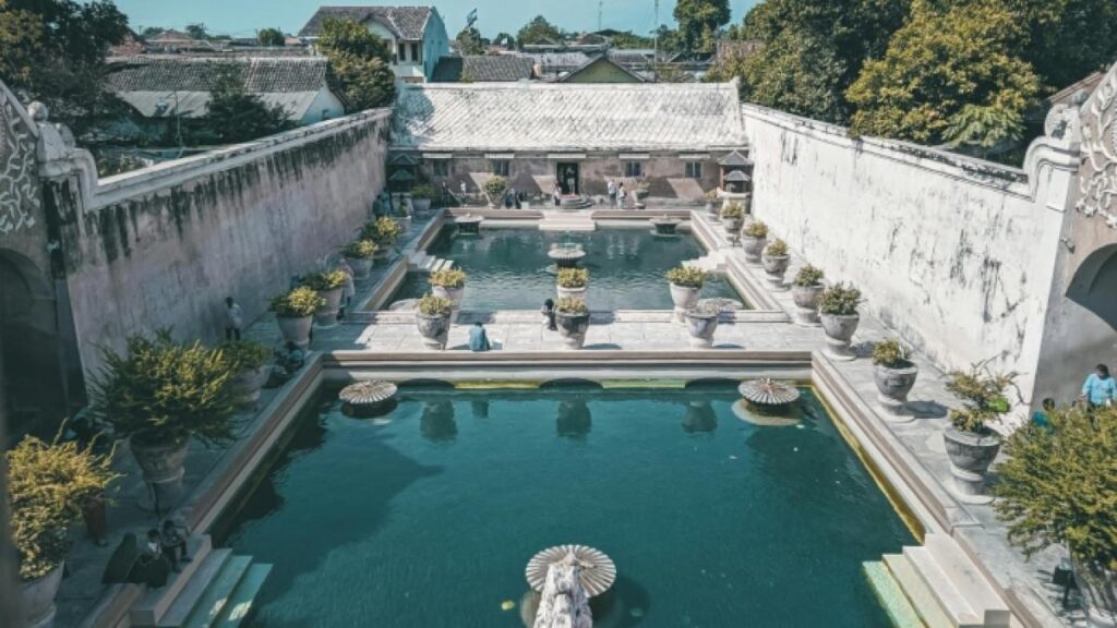 Itinerary 1 Hari Libur Ramadan dari Solo ke Jogja, Beli Bolen Viral