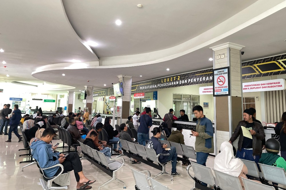 Kang Dedi Perjuangkan APBD Jabar, Layanan Samsat Jadi Andalan