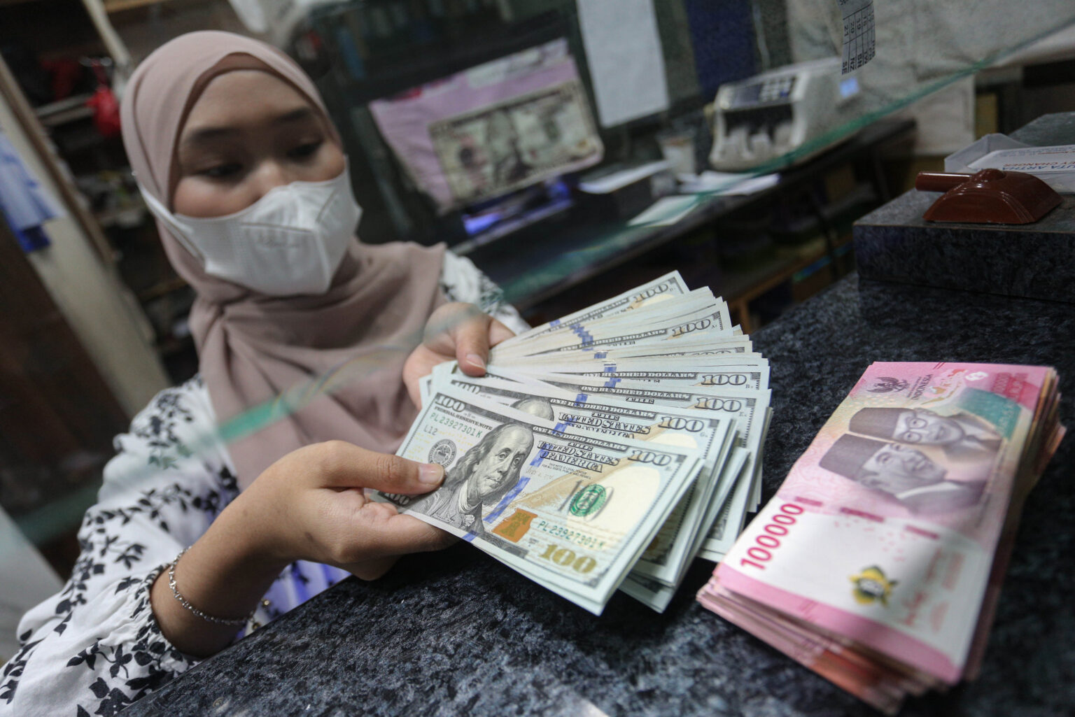 Rupiah melemah pagi ini, pertemuan BEI-OJK dengan MSCI jadi penyebab