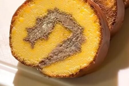 Resep Bolu Gulung Lembut dengan Buttercream Cokelat Favorit Klasik