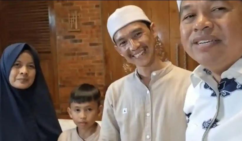 Kisah Guru Ngaji yang Puasa Karena Tak Punya Uang Kini Jadi Pegawai Gedung Sate