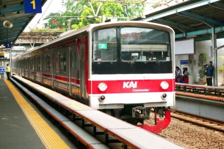 Penumpang Boleh Berbuka Puasa di KRL, Ini Syaratnya