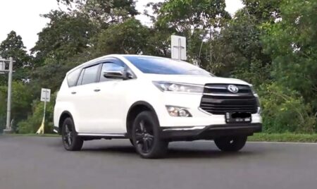 Innova Venturer Diesel 2018 Bekas, Harga Pas Buat Lebaran