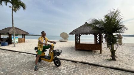 Jelajahi MBeach dengan Limousine, Nikmati Paket Lengkapnya