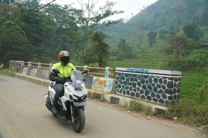 Honda ADV 160 2026, skutik tangguh dan nyaman untuk harian dan touring jauh