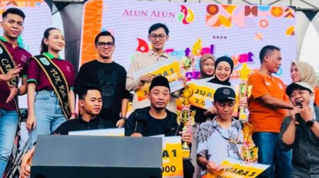 Satu Tahun Pemerintahan Mas Rusdi-Gus Shobih: Jalan Baik, Sekolah Diperbaiki, Ekonomi Meningkat