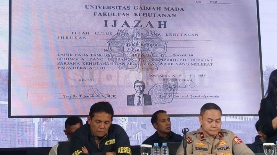 Kisah Ijazah Jokowi Memanas! Mantan Pejabat Bocorkan Persoalan di Pilgub DKI 2012