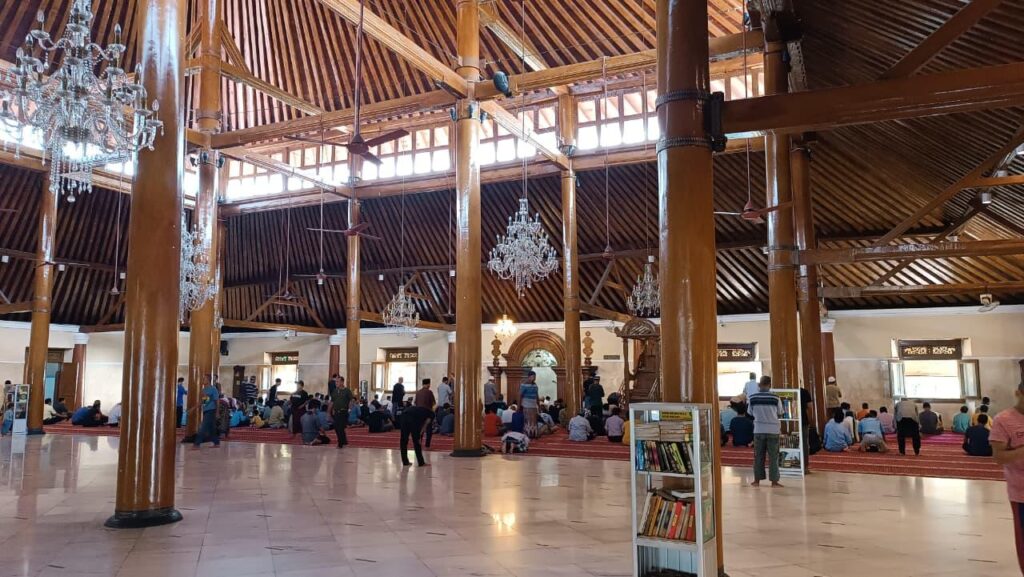 Kalender Jawa 19 Februari 2026: Peruntungan dan Makna Weton Kamis Pahing