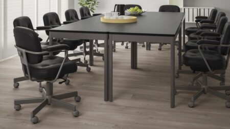 7 inspirasi meja rapat kantor untuk berbagai kebutuhan