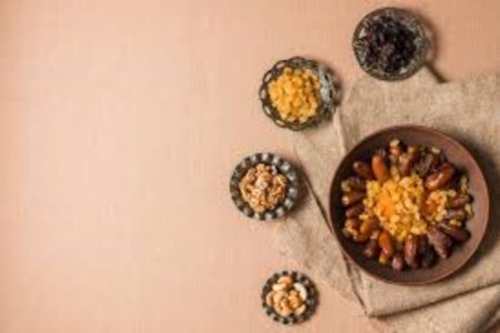 Pilihan Menu Berbuka dan Nutrisi Penting Saat Puasa