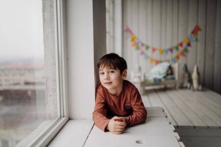 6 tanda otak putih anak tak berkembang, apakah gadget penyebabnya?