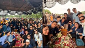 Makna di Balik Sahabat Pakai Baju Biru di Pemakaman Vidi Aldiano, Ada Permintaan Suami Sheila Dara