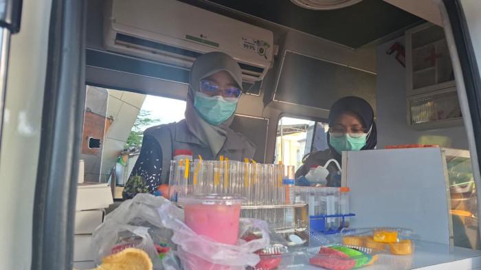 BPOM Gorontalo Uji 12 Sampel Takjil di Menara Keagungan Limboto, Sekda: Semua Aman