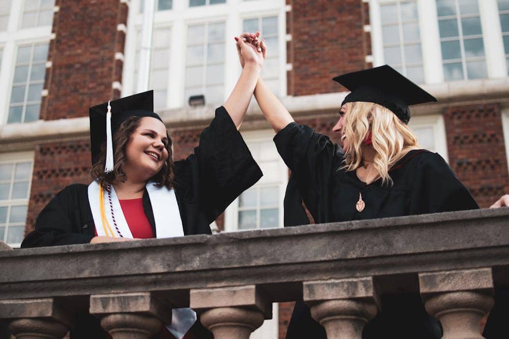 60 ucapan selamat wisuda untuk sahabat, ungkapkan apresiasi dengan penuh makna