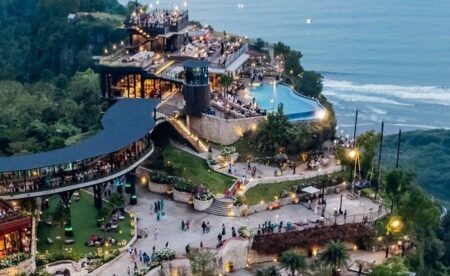 Harga tiket masuk Obelix Sea View saat Lebaran, pemandangan indah untuk sunsetan