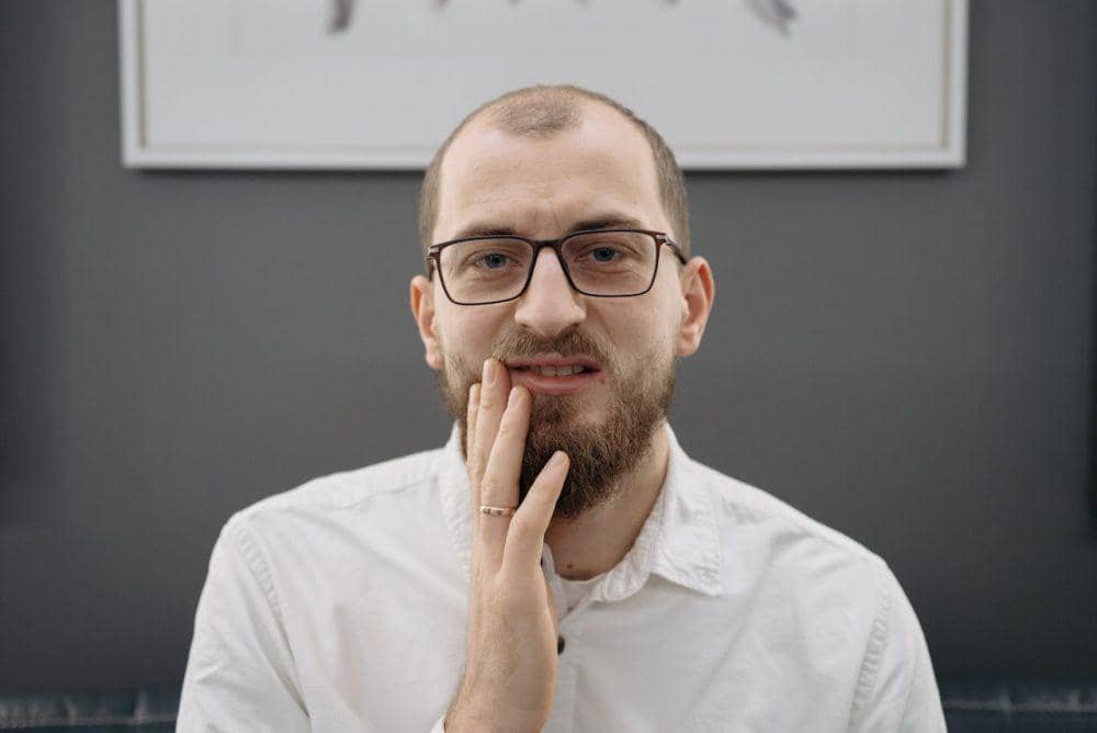 Mengapa Lidah Terasa Sakit? Ini Penyebabnya