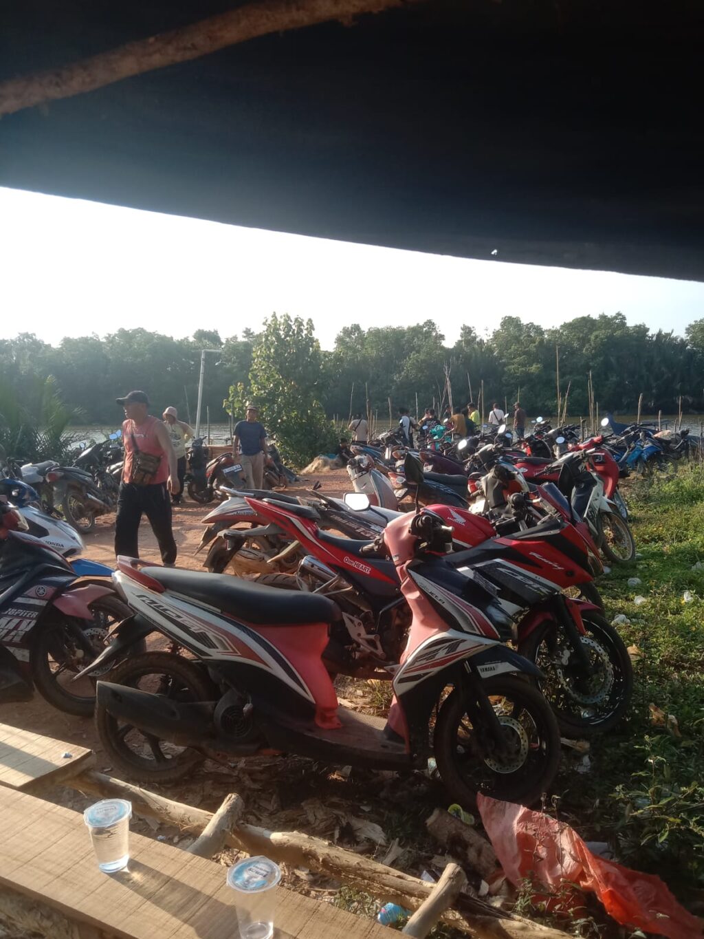 500 Ponton TI Mengelilingi Sungai, Kades Jada Bahrin Bangka Lelah Mundur