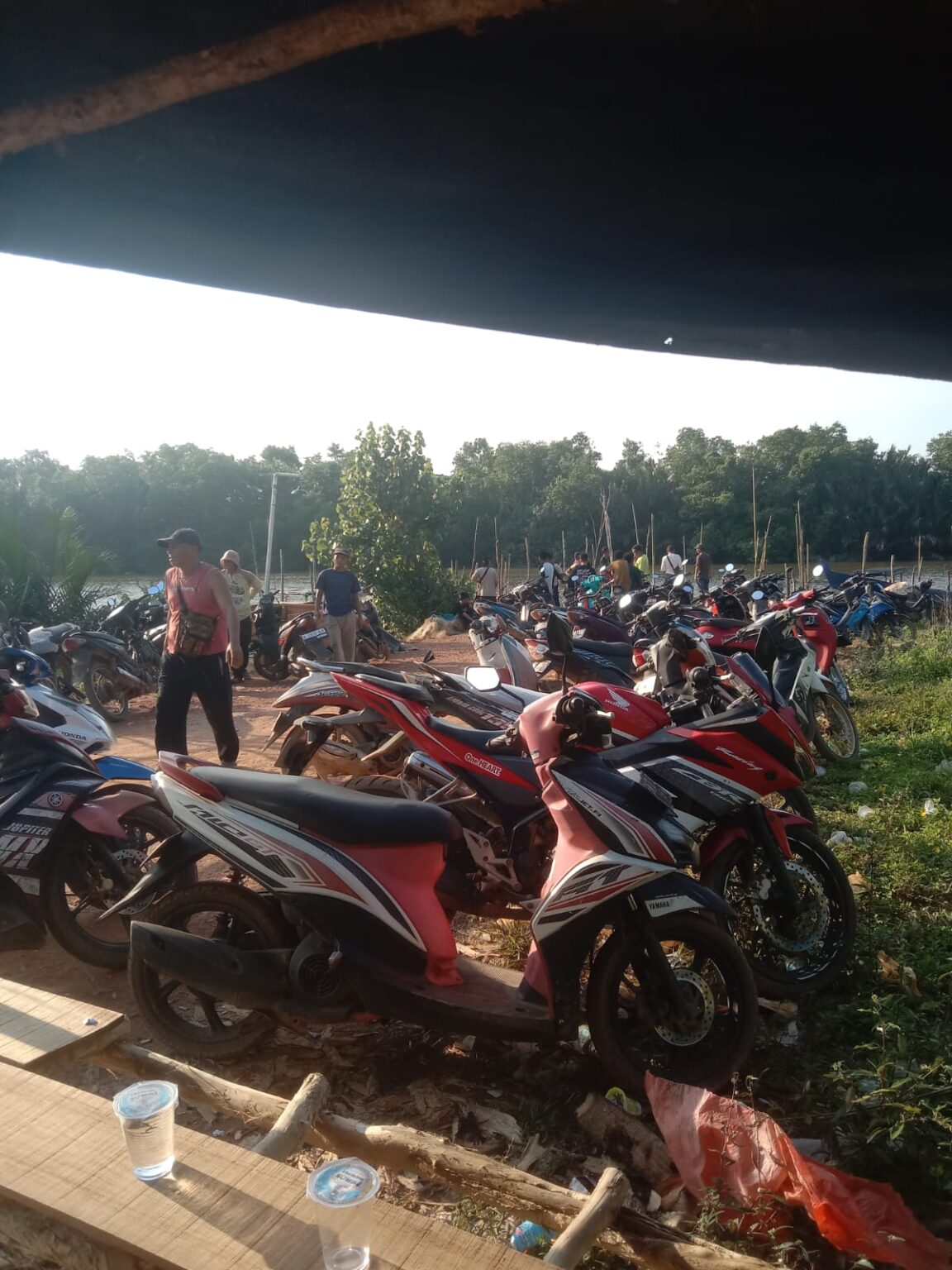 500 Ponton TI Mengelilingi Sungai, Kades Jada Bahrin Bangka Lelah Mundur
