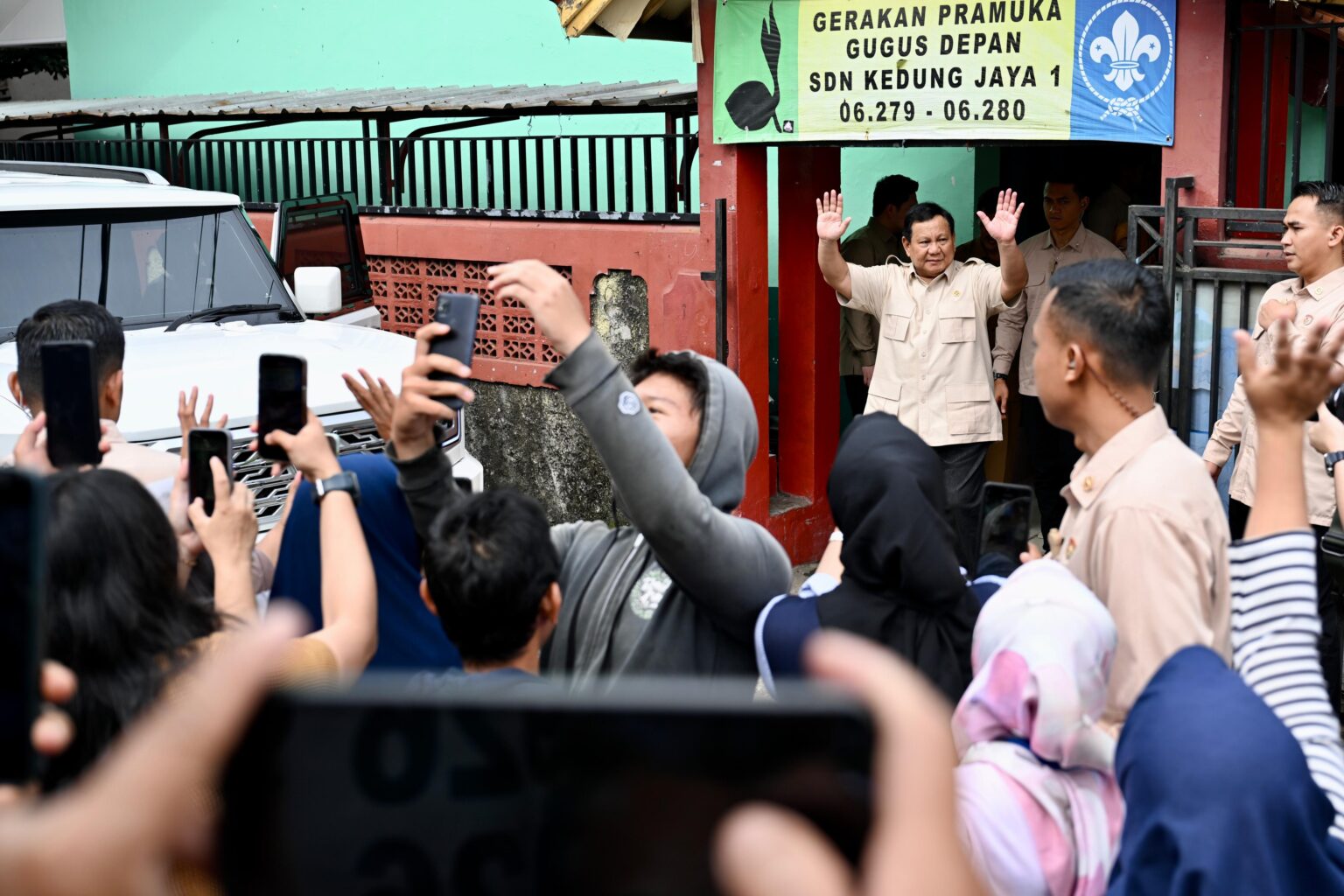 Timur Tengah Kacau, Prabowo Jamin MBG untuk Anak Bangsa, Bukan Dikorupsi